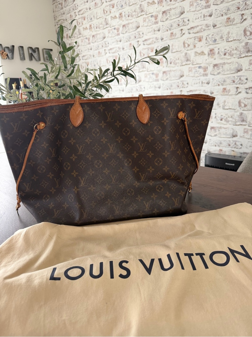 GM Louis Vuitton Monogram Canvas Tote in Brown and Tan